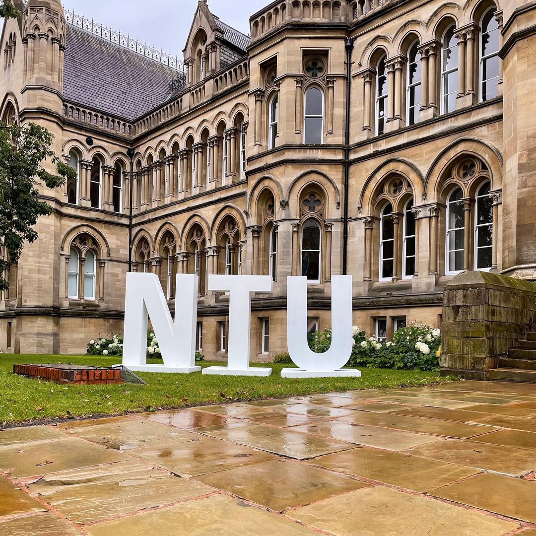 Giant Letters